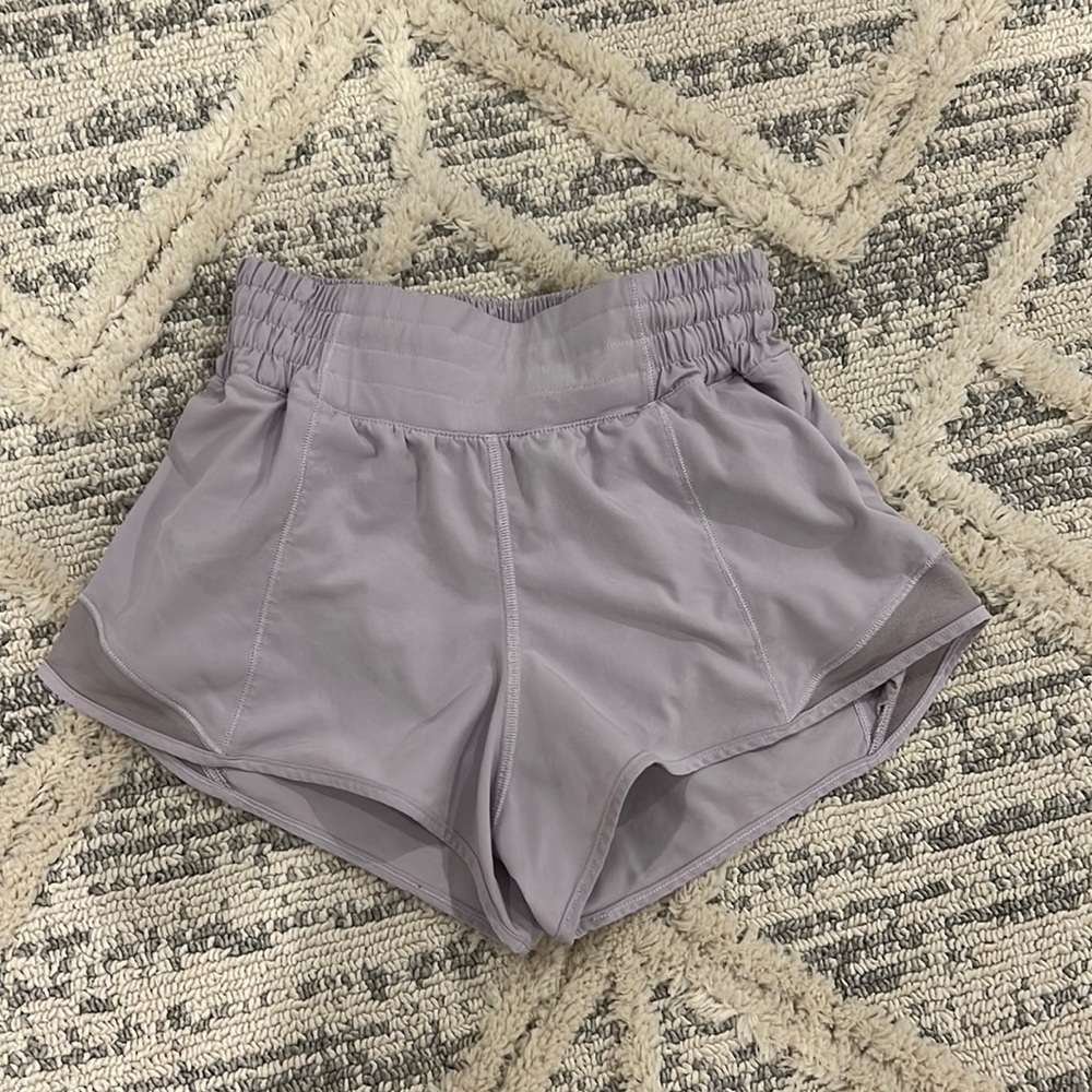 Lululemon lavender dew hotty hot shorts 2.5 inch high waisted